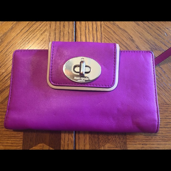 Kate Spade ♠️ wallet - Picture 1 of 4